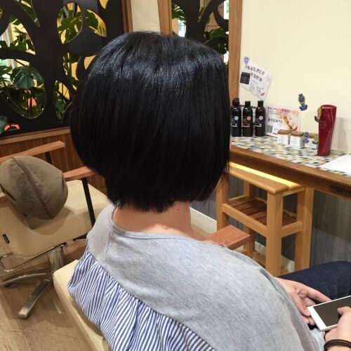ショートボブ