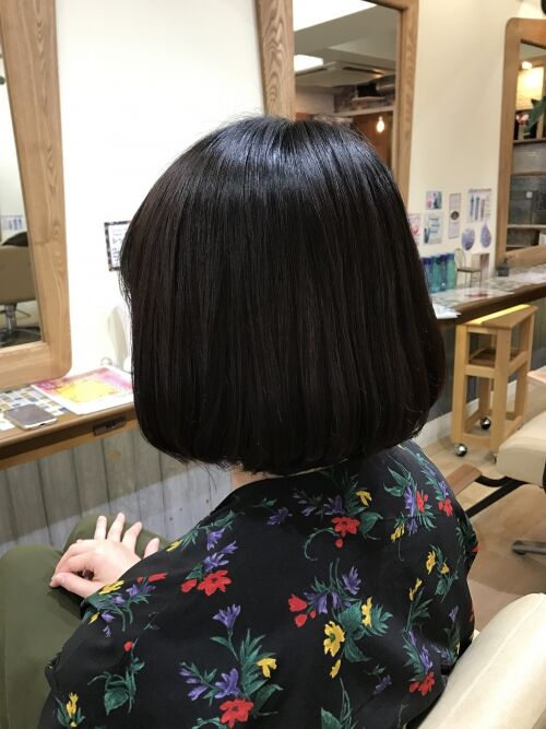 ショートボブ